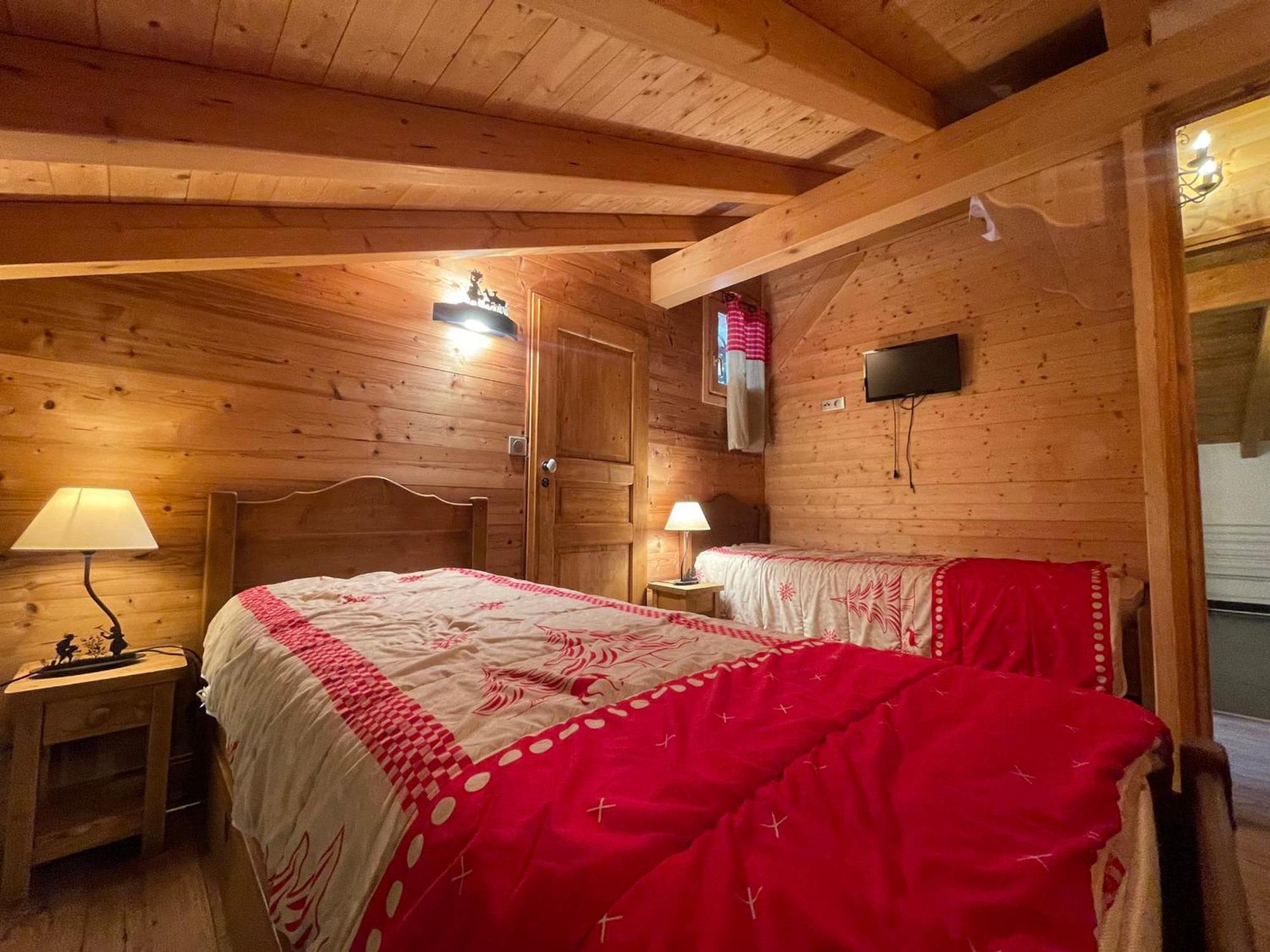 Chalet Savoyard Avec Jardin, Poele A Bois Et Wifi - Fr-1-624-11 Verchaix Luaran gambar