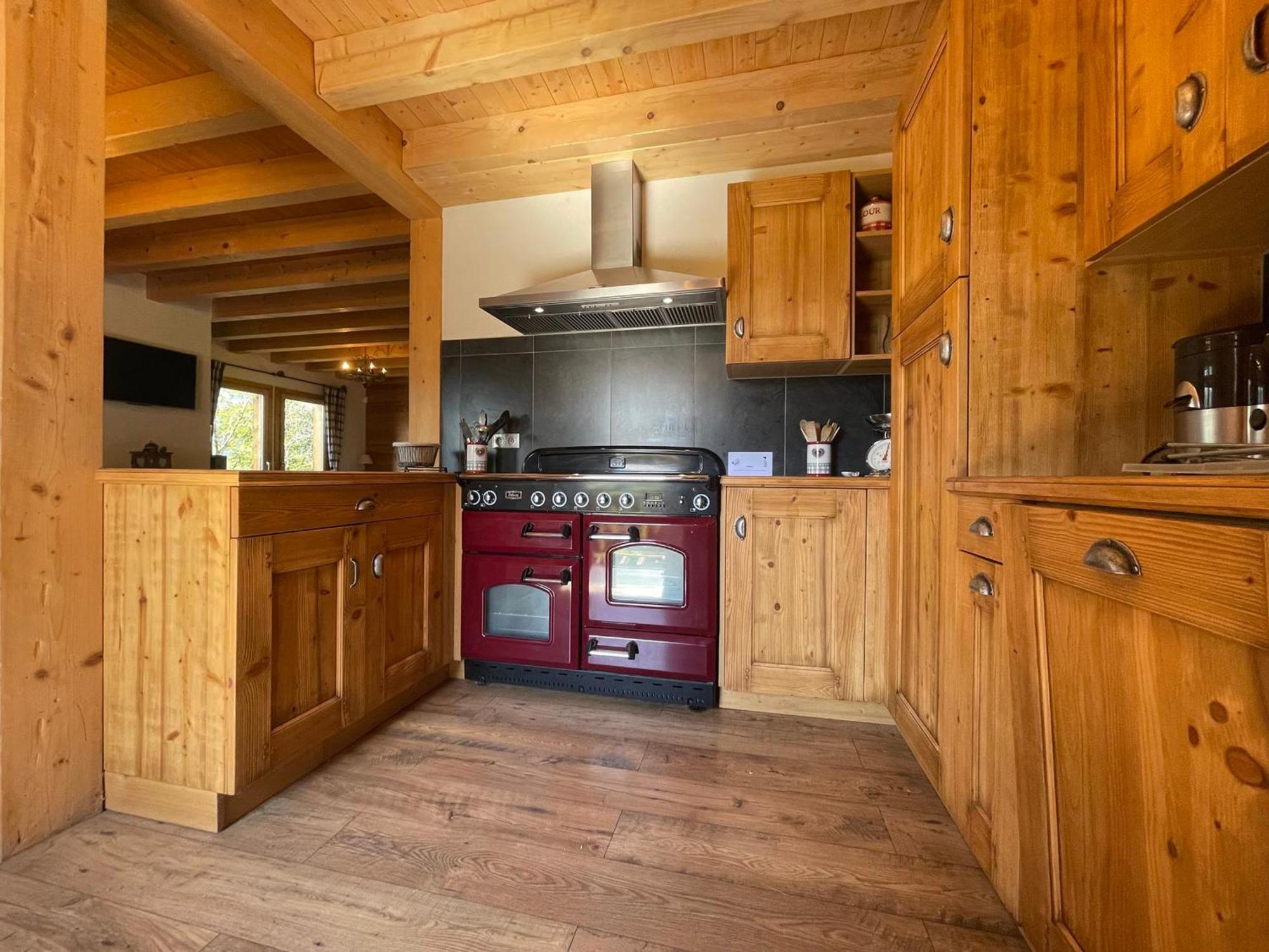 Chalet Savoyard Avec Jardin, Poele A Bois Et Wifi - Fr-1-624-11 Verchaix Luaran gambar